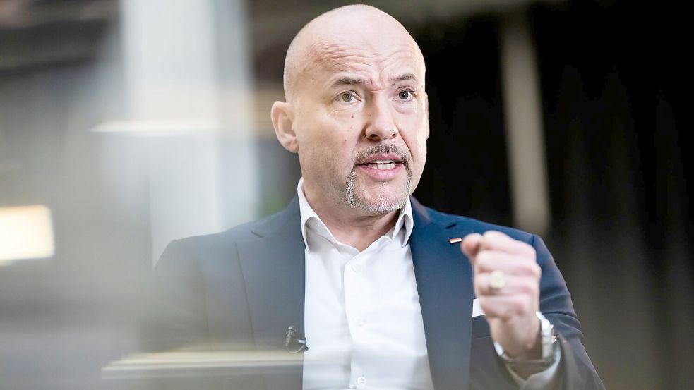 CSU-Landesgruppenchef Hoffmann hält die AfD für ein „Sicherheitsrisiko“. Foto: Christoph Soeder/dpa