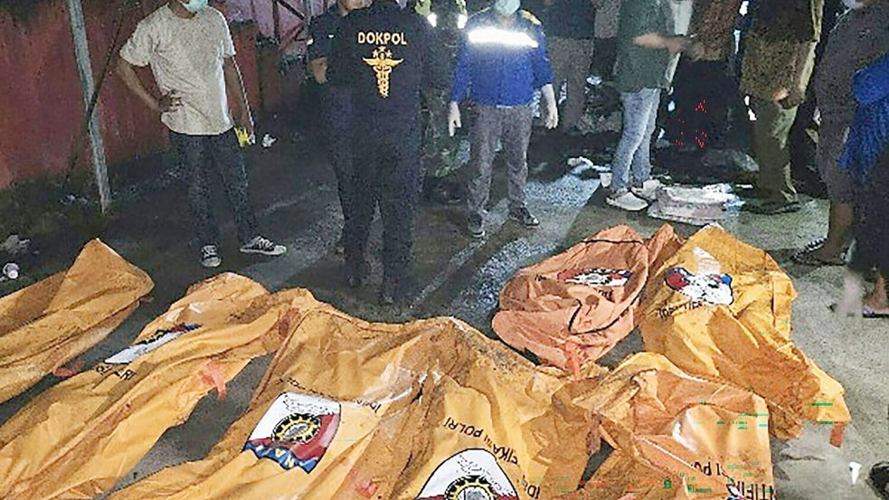 Für 16 Menschen kam jede Hilfe zu spät. Foto: North Sulawesi Regional Police/N