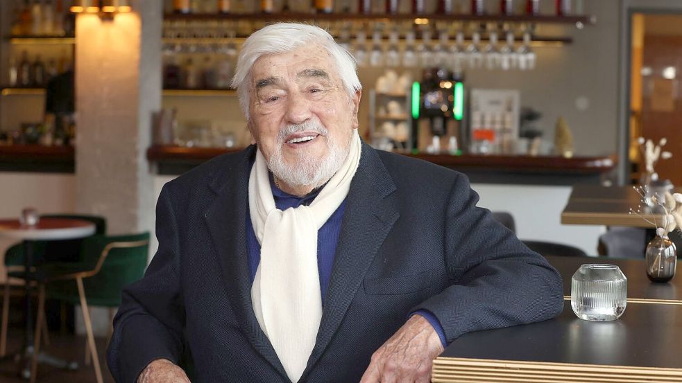 Mario Adorf ist seit 1985 in zweiter Ehe mit Monique Faye verheiratet. (Archivbild) Foto: Karl-Josef Hildenbrand