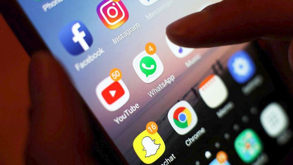 Malaysia will die Altersbeschränkung zunächst in einer Testphase erproben. (Symbolbild) Foto: Yui Mok