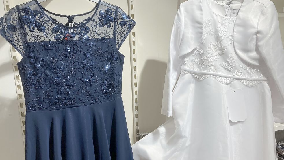 Auch festliche Garderobe für Kommunion und Konfirmation wurde noch einmal stark reduziert.