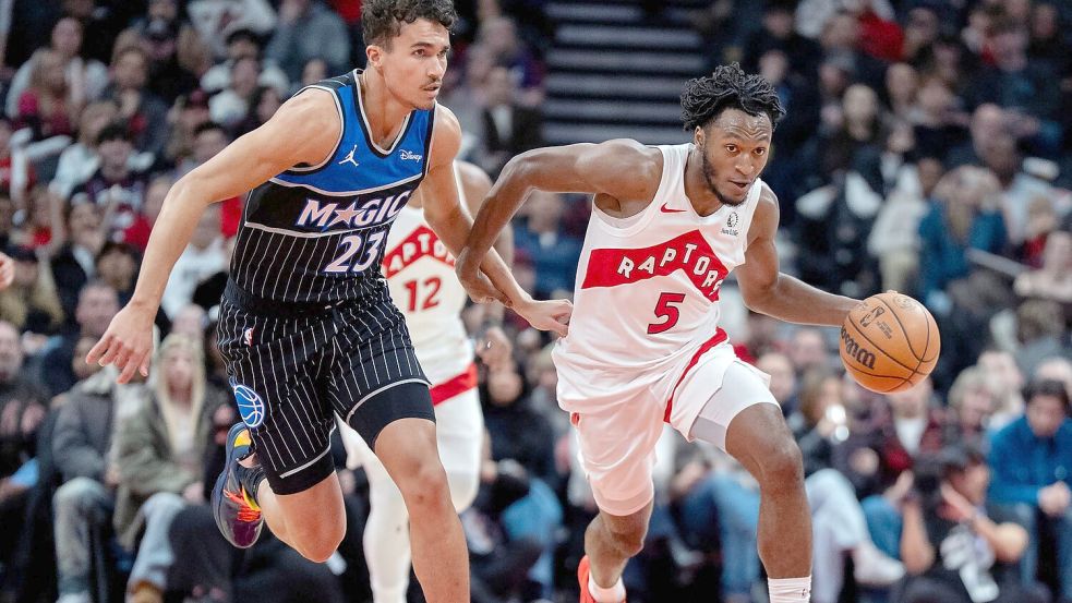 Tristan da Silva (links) verlor mit Orlando gegen Toronto trotz 21-Punkte-Führung. Foto: Frank Gunn/The Canadian Press/AP