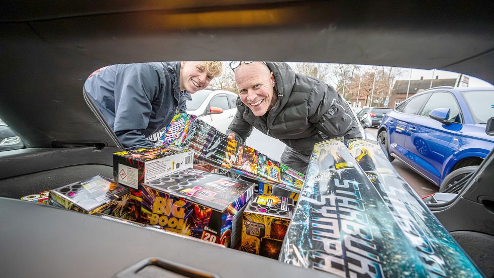 Der Feuerwerksverkauf ist für viele Menschen ein Highlight. Foto: Klaus Ortgies