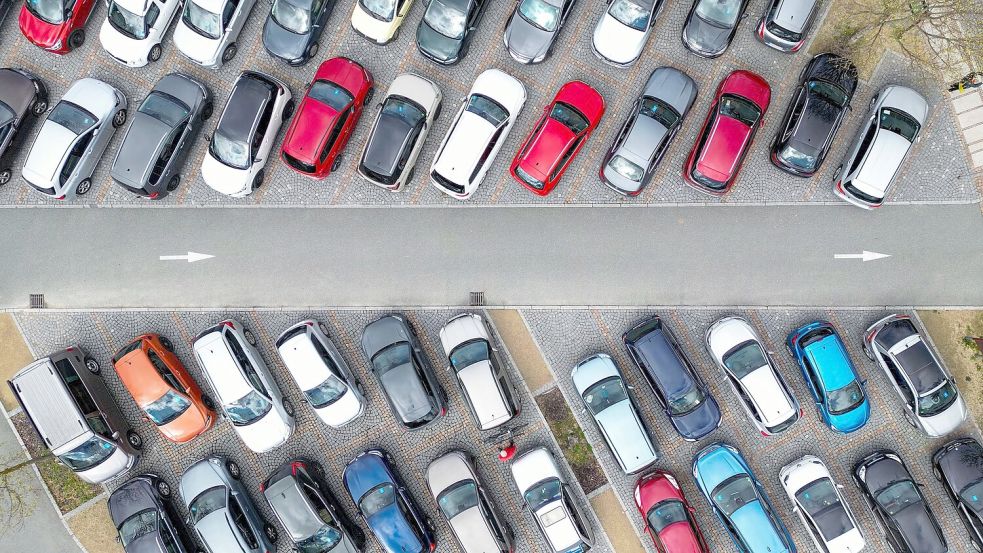 Bei Pkw-Neuzulassungen dominieren weiter gedeckte Lackierungen. (Archivbild) Foto: Jan Woitas