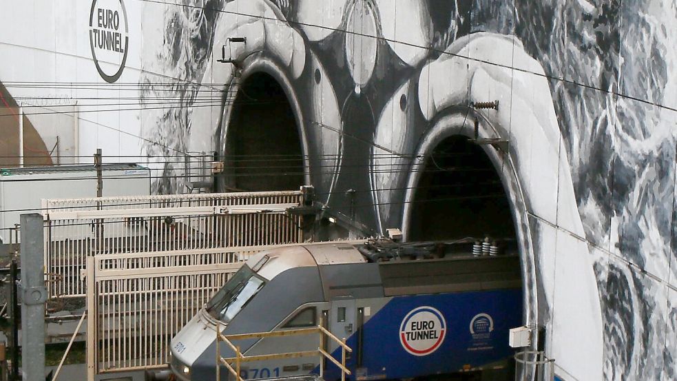 Der Zugverkehr durch den Eurotunnel ist beeinträchtigt (Archivbild) Foto: Michel Spingler/AP/dpa