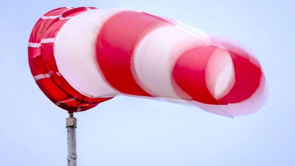 In Ostfriesland soll es zum Jahreswechsel windig bis stürmisch werden. Foto: Jens Büttner/dpa