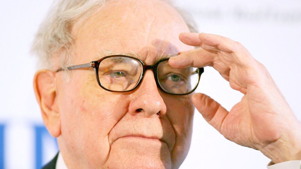 Investoren-Legende Warren Buffett ist einer der vermögendsten Menschen der Welt. Foto: Arne Dedert/dpa