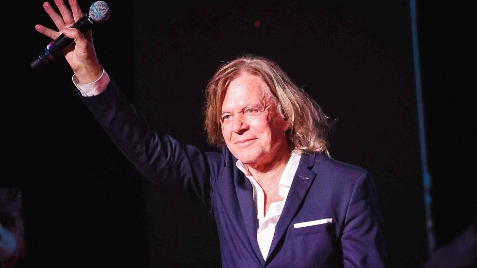 Jürgen Drews steht trotz Nervenkrankheit bald wieder auf der Bühne. Foto: IMAGO/Daniel Scharinger