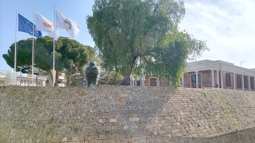 Der EU-Ratsvorsitz hat für viele Zyprer hohe Symbolkraft. (Archivbild) Foto: Takis Tsafos/dpa