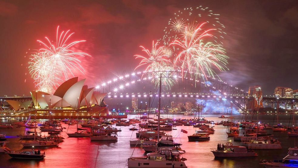Sydney hat das neue Jahr wieder mit einem gigantischen Feuerwerk begrüßt. Foto: Dan Himbrechts