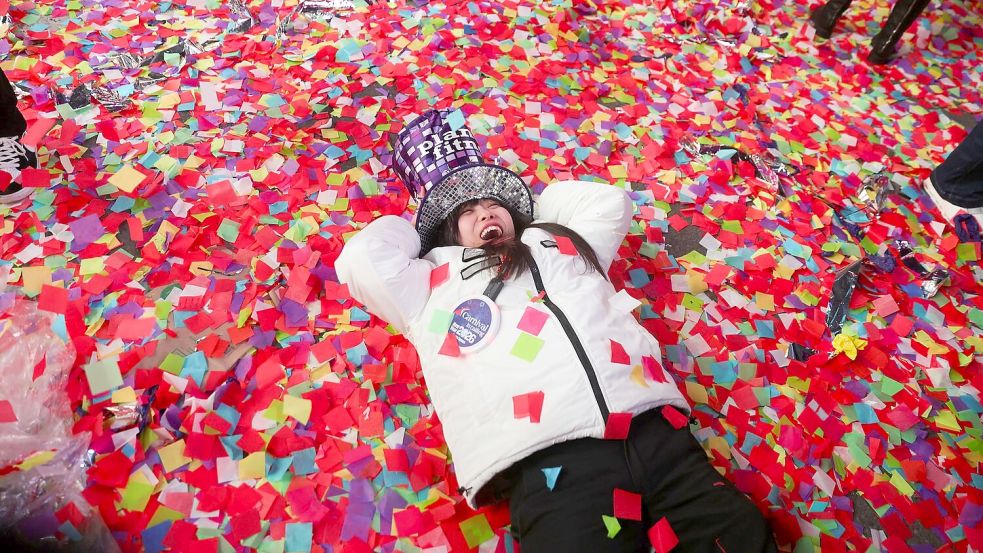Beim Ball Drop auf dem Times Square in New York gab es wieder ausgelassene Stimmung. Foto: Heather Khalifa/AP/dpa