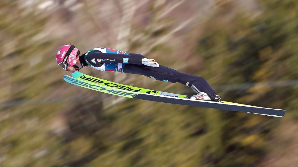 Felix Hoffmann springt in Garmisch. Foto: Daniel Karmann