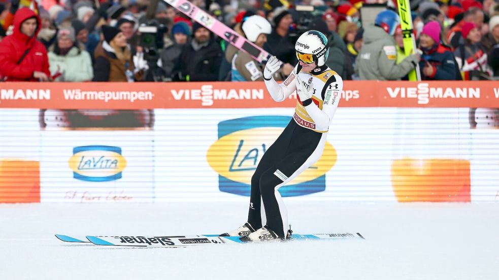 Siegt souverän in Garmisch: Domen Prevc. Foto: Daniel Karmann