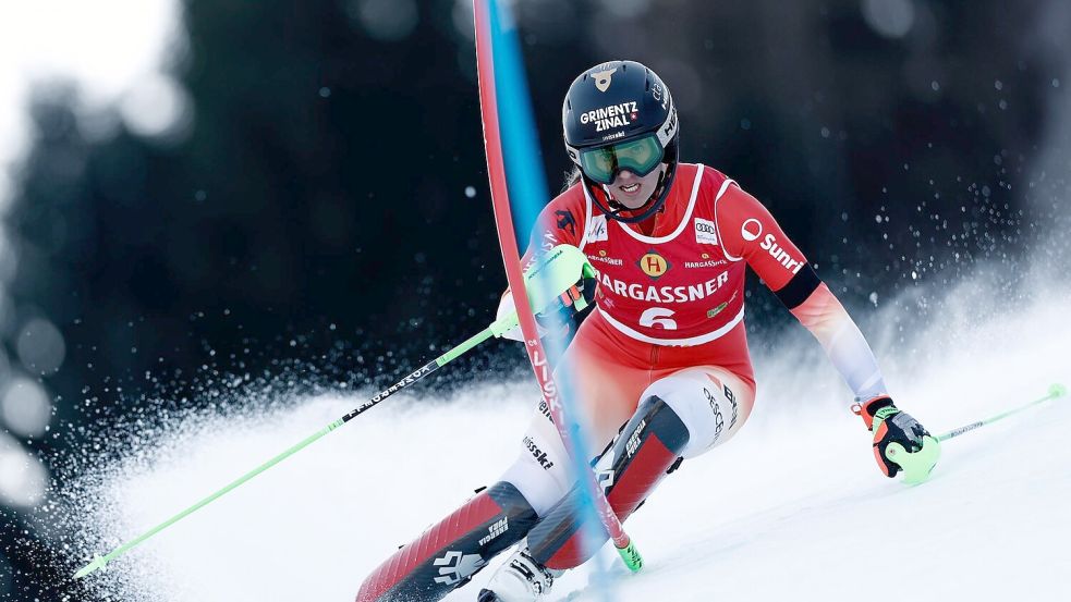 In bestechender Form: Die Schweizerin Camille Rast. Foto: Gabriele Facciotti/AP/dpa