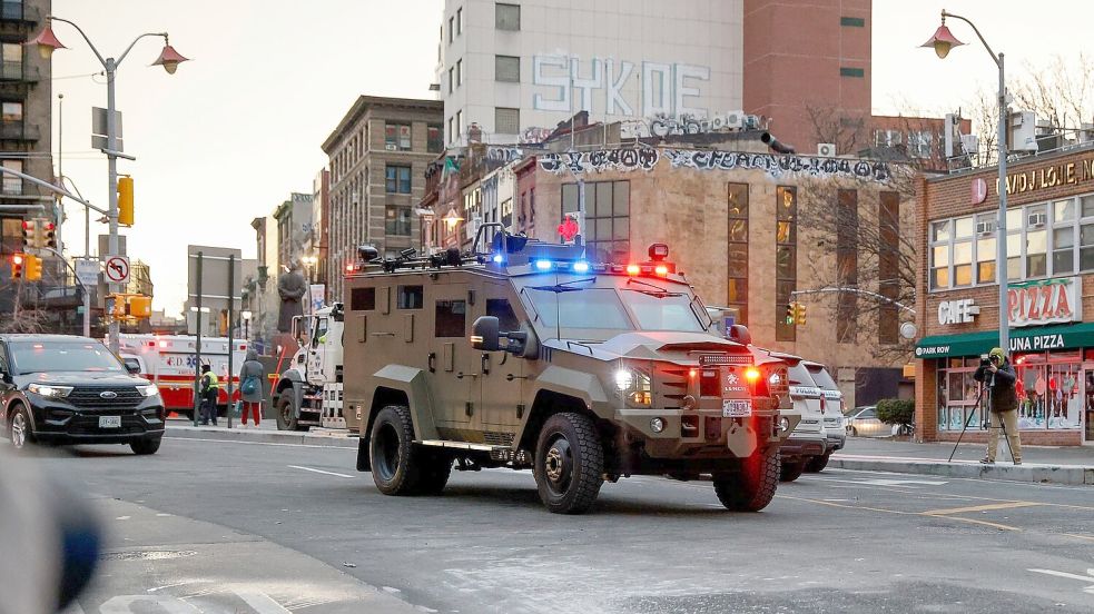 Nicolás Maduro ist für seinen ersten Termin zu einem Gericht in New York gebracht worden. Foto: Stefan Jeremiah/FR171756 AP/AP/d