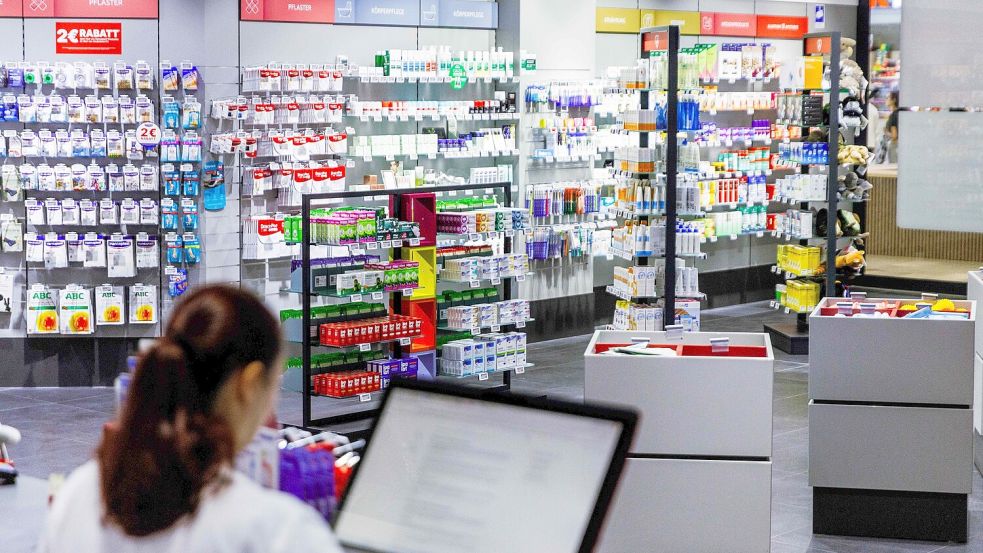 Die Apotheker kämpfen um eine Erhöhung ihrer Honorare. Foto: Carsten Koall/dpa