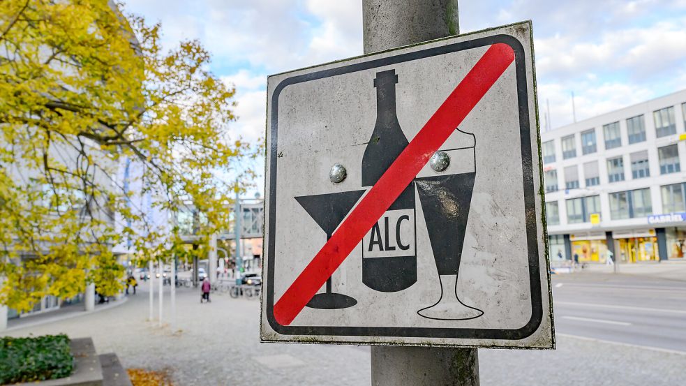 Wie viele Kalorien spart man, wenn man einen Monat lang komplett auf Alkohol verzichtet? Foto: dpa/Patrick Pleul