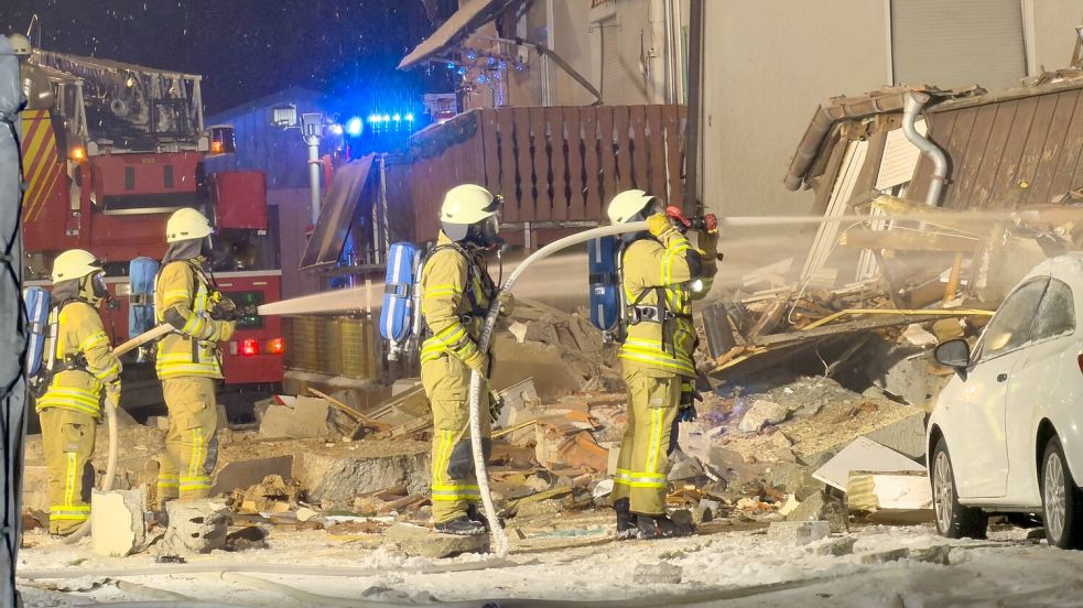 Am frühen Morgen wurden die Einsatzkräfte zu dem Haus gerufen. Foto: Jannik Nölke