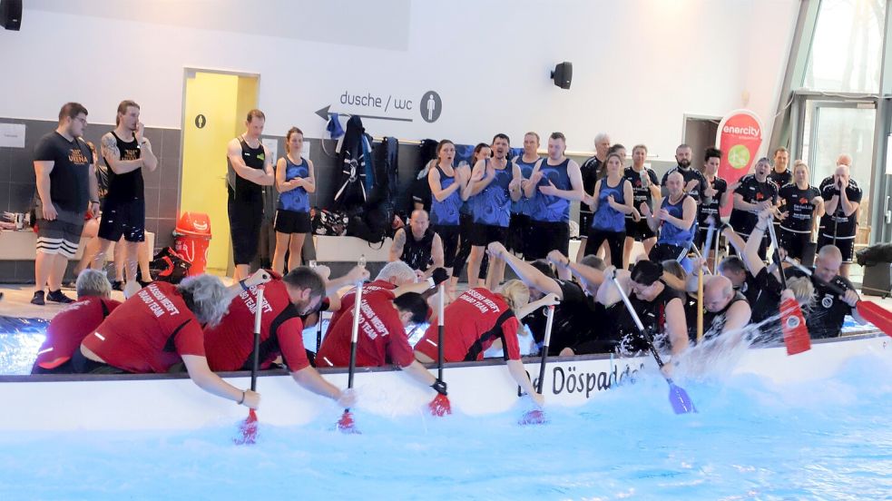 23 Mannschaften sind beim „Indoor-Paddelweddstried“ gemeldet. Erwartet werden wie schon 2025 wieder spannende Rennen. Foto: Hans Passmann/Archiv