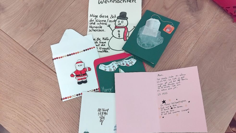 Mit viel Liebe wurden die Weihnachtskarten gestaltet. Foto: Clarissa Scherzer