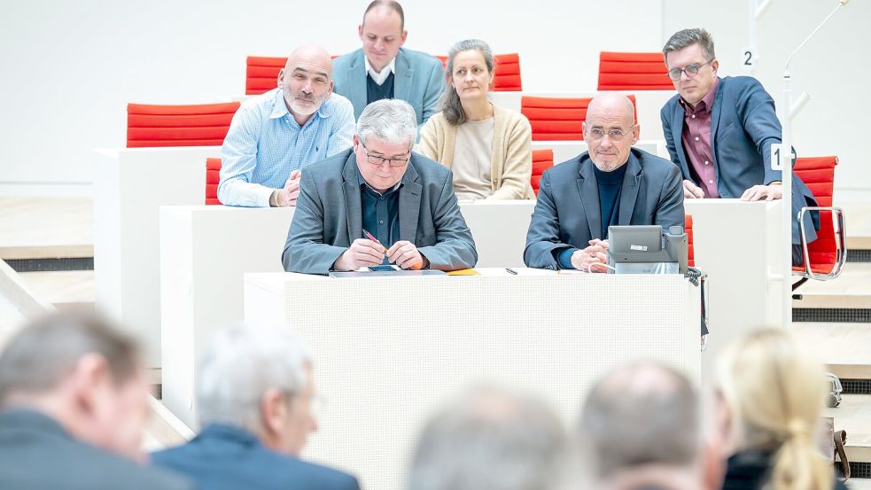 Die BSW-Landtagsfraktion hat nach dem Bruch der SPD/BSW-Koalition mit der AfD für eine Neuwahl gestimmt - der AfD-Antrag scheiterte aber. Foto: Soeren Stache