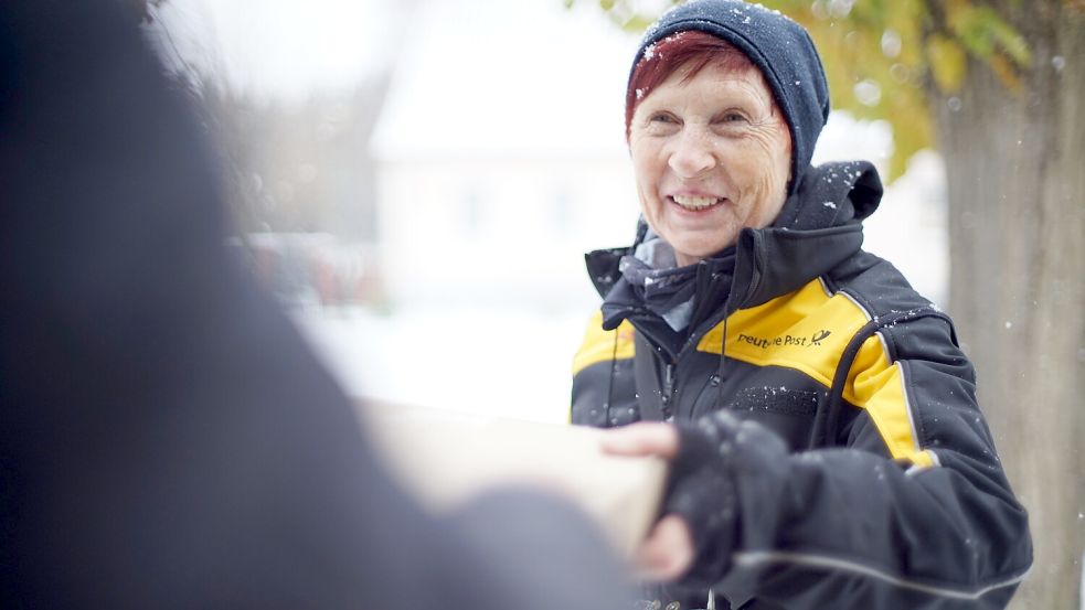 Die Deutsche Post versucht, auch bei dem Schneesturm „Elli“ Briefe und Pakete zuzustellen. Foto: Deutsche Post DHL