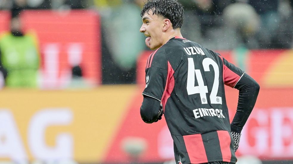 Verwandelte souverän zum Ausgleich: Can Uzun. Foto: Uwe Anspach