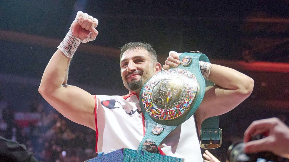 Kabayel darf seinen WM-Interimsgürtel behalten. Foto: Bernd Thissen