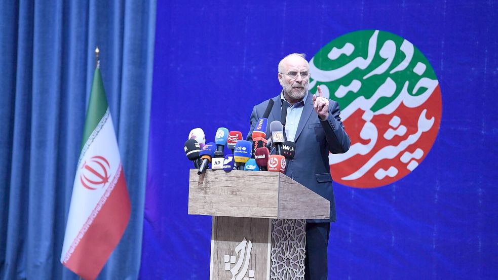 Der Sprecher des iranischen Parlaments spricht Israel und den USA eine deutliche Warnung aus. (Archivbild) Foto: Shadati/XinHua/dpa