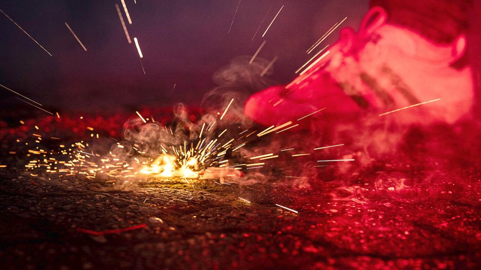 Eine Feuerwerksbatterie sei zu früh explodiert, berichtet Andrea Plewig. Foto: IMAGO/Henricus Lüschen