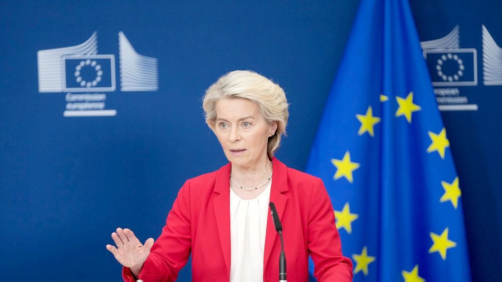 EU-Kommissionspräsidentin Ursula von der Leyen verlangt von X Änderungen. (Archivbild) Foto: Virginia Mayo/AP/dpa