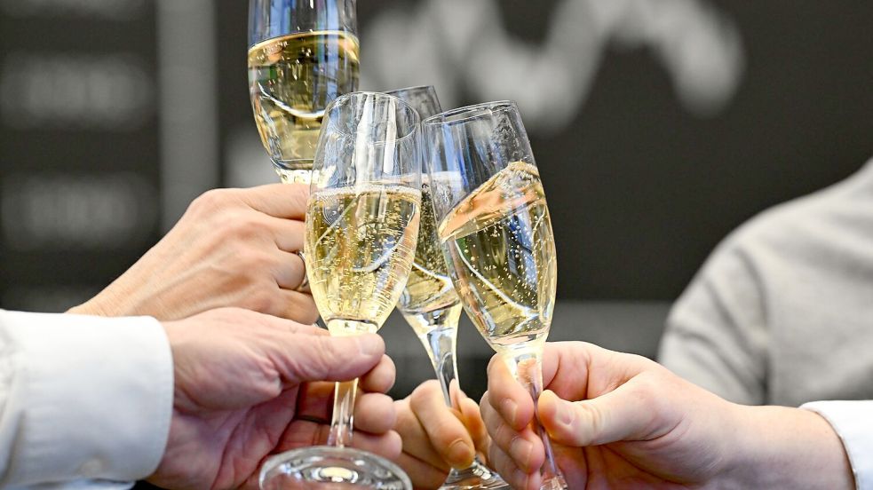 Jeder Fünfte in Deutschland investiert an der Börse. (Archivbild) Foto: Arne Dedert