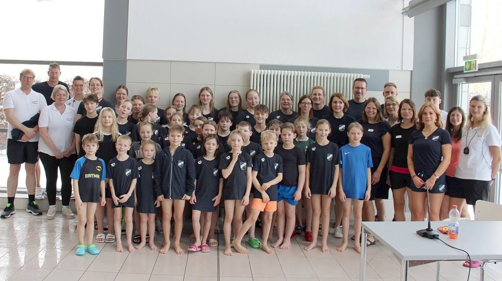 Die Teilnehmer und Organisatoren der Vereinsmeisterschaften hatten viel Spaß im Barßeler Hallenbad. Foto: privat
