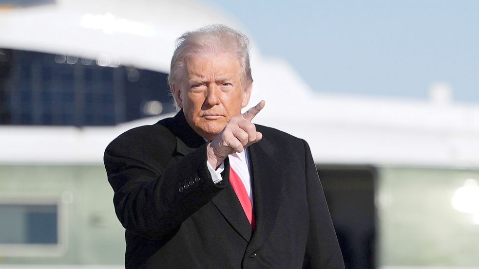 US-Präsident Trump warnt die Staatsführung im Iran vor der Hinrichtung von Teilnehmern der jüngsten Massenproteste. Foto: Evan Vucci/AP/dpa