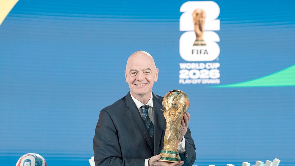 Gianni Infantino zeigt sich glücklich über die Zahl der Ticketanfragen für die WM. (Archivbild) Foto: Claudio Thoma