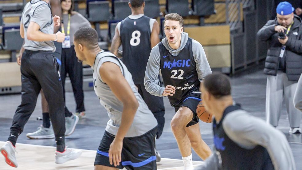 Wagner ist mit der NBA in Berlin. Foto: Andreas Gora