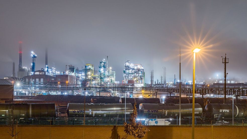 Zum Jahresende ist die deutsche Wirtschaft einer ersten Schätzung zufolge wieder etwas in Schwung gekommen. Foto: Andreas Arnold