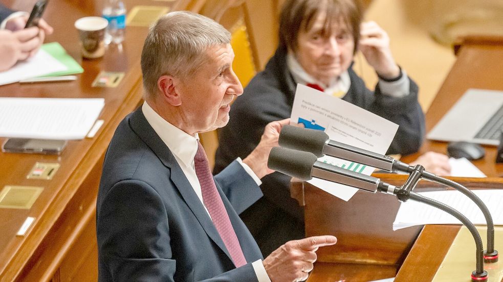 Tschechiens Ministerpräsident Andrej Babis kann nach einer gewonnenen Vertrauensabstimmung weiterregieren. (Archivbild) Foto: Deml Ondøej/CTK/dpa