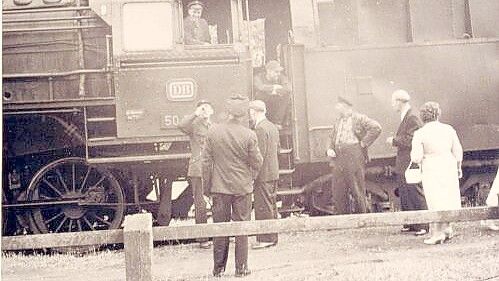 Eine der ersten Fahrten mit der Eisenbahn von Friesoythe nach Cloppenburg. Foto: Archiv Martin Pille