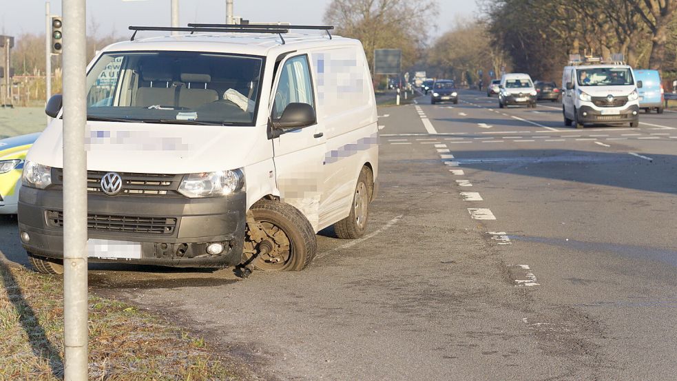 Auf der Bundesstraße in Aurich gab es einen Unfall. Foto: Jurij Babanin