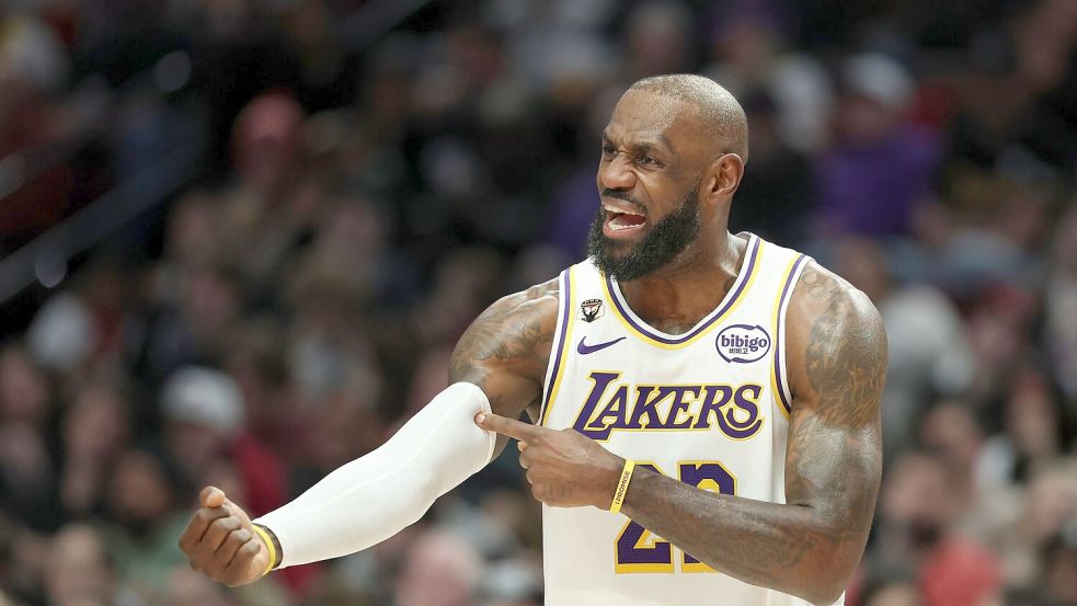LeBron James gehört nach langer Zeit nicht zur Startformation im All-Star-Spiel der NBA. Foto: Amanda Loman/AP/dpa
