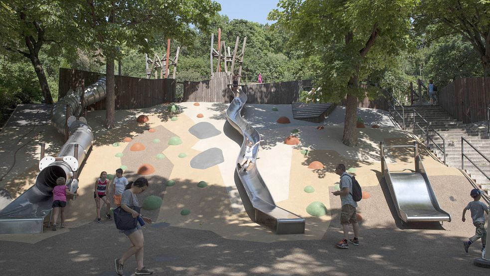 Ein wenig besuchter Spielplatz in Budapest: Die ungarische Bevölkerung schrumpft trotz Steuergeschenken für Eltern. Foto: imago images/ZUMA Wire