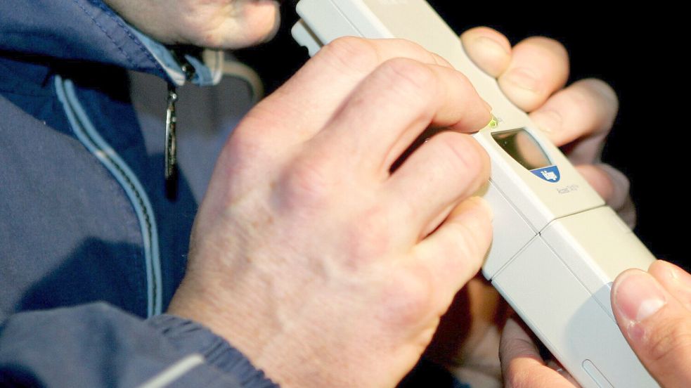 Das Eigenbrauer-Syndrom kann beispielsweise im Straßenverkehr auch zu rechtlichen Problemen führen. Foto: dpa/Uli Deck