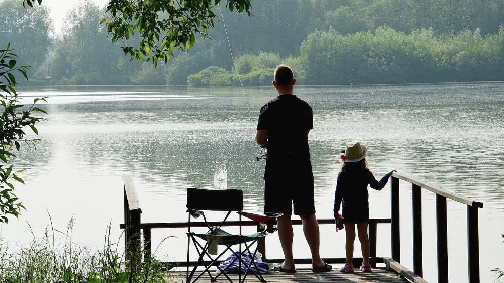 Angeln ist ein Hobby für (fast) jedes Alter. Die Fischereiprüfung ablegen können Jugendliche ab 14 Jahren. Symbolfoto: Pixabay