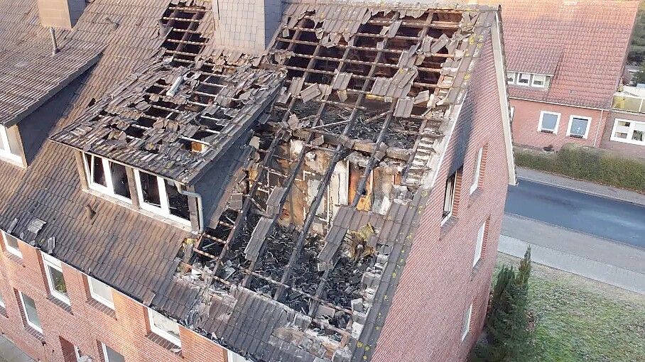 Schwer beschädigt durch ein Feuer wurde dieses Mehrparteienhaus an der Hermann-Lange-Straße in Papenburg. Foto: Baugenossenschaft Aschendorf-Hümmling