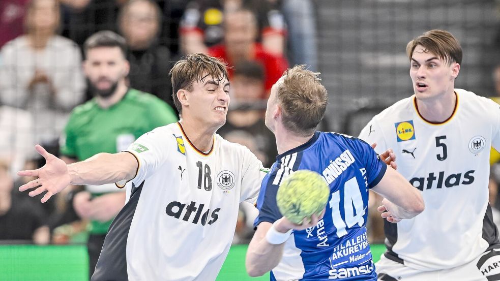 Sehen sich sehr ähnlich: Miro Schluroff (r) und Julian Köster (l). (Archivbild) Foto: Harry Langer