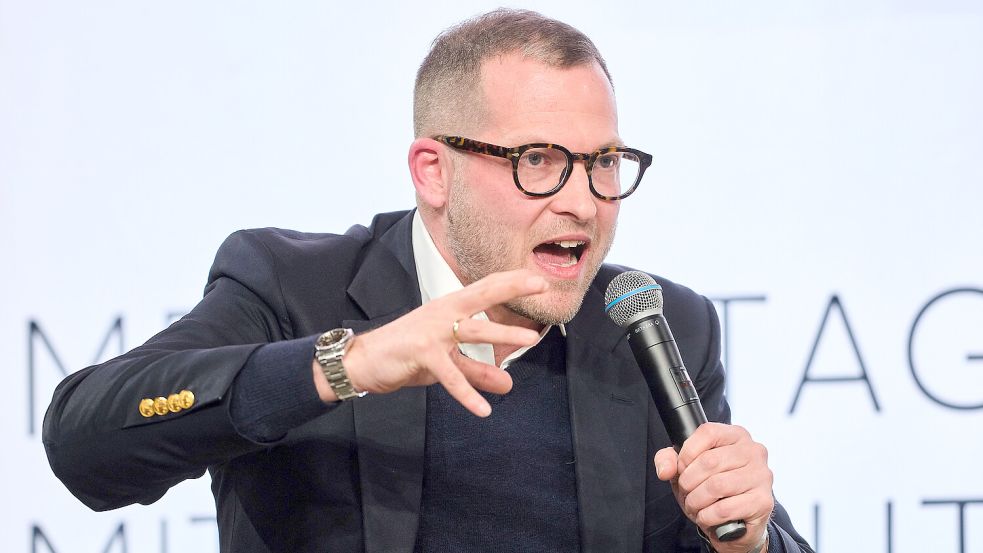 „Schämt Euch!“: Julian Reichelt, Gründer des Nachrichtenportals „Nius“ ging verbal auf die NOZ und Chefredakteur Burkhard Ewert los. Foto: IMAGO/epd