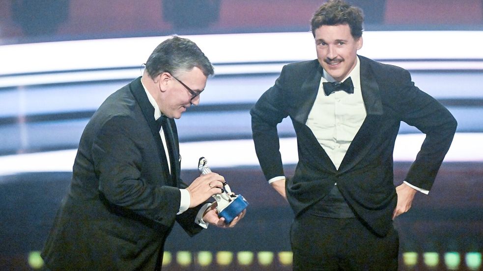 Schauspieler Florian David Fitz bekommt den Ehrenpreis. Foto: Felix Hörhager