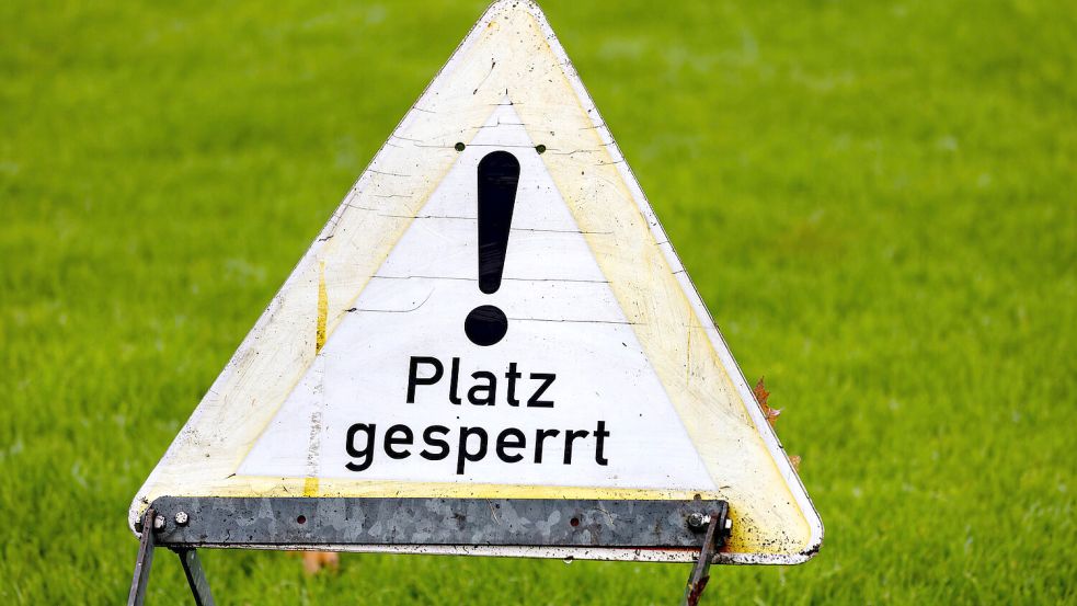 Das Spiel zwischen dem SV Wilhelmshaven und Kickers Emden fällt der schlechten Witterung zum Opfer. Symbolbild: Imago