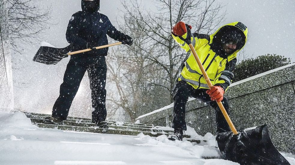 Zahlreiche Staaten haben den Notstand ausgerufen, um, falls notwendig, deutlich schneller Hilfsgelder und Personal mobilisieren zu können. Foto: Julia Demaree Nikhinson/AP/dpa
